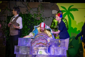 Der Professor (Gabi Weber), Seele-Fant (Janosch Reichrath) und Tim (Samuel Schäfer)