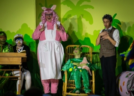 Wawa (Szymon Urbaniak), Ping (Ellie Sachs), Wutz (Claudia Martens), Urmel (Lisa Wagener) und Professor (Gabi Weber)