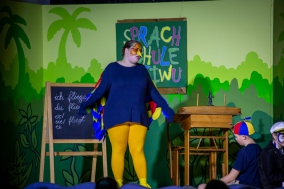 Schusch (Rebecca Schubert), Tim (Samuel Schäfer) und Ping (Ellie Sachs)